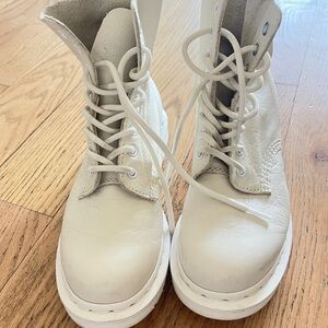 Dr. Martens 1460 Pascal Mono boots